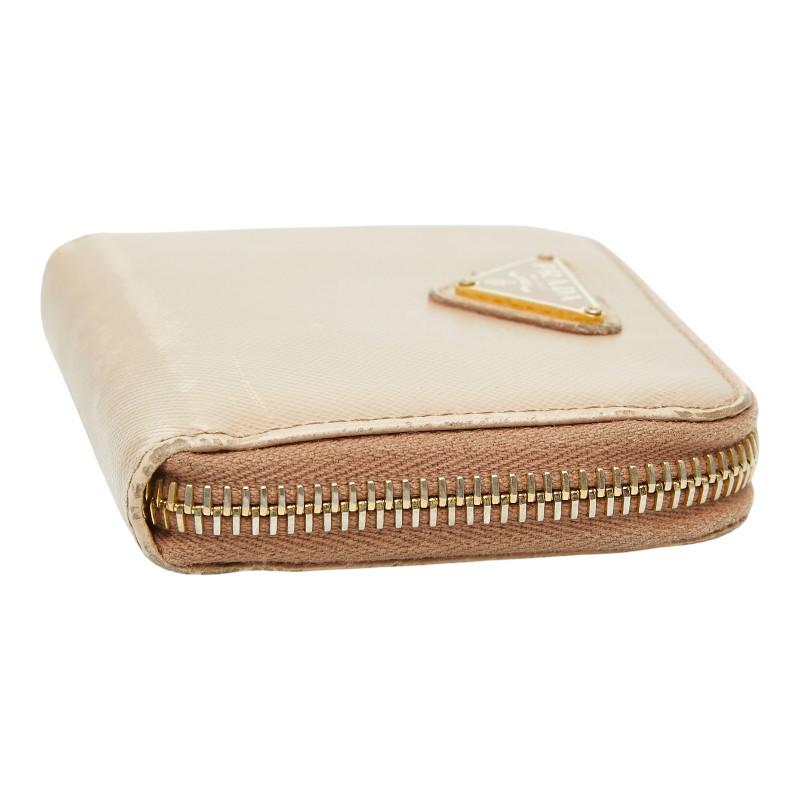 PRADA（プラダ） 三角ロゴプレート コインケース カードケース 小銭