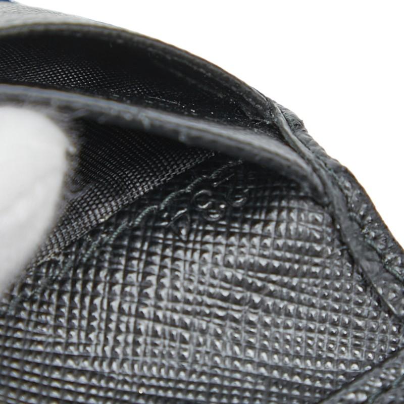 PRADA（プラダ） 三角ロゴプレート 三つ折り財布 ブラック