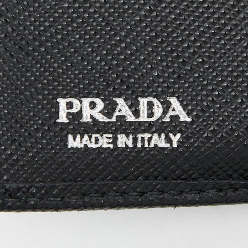 PRADA（プラダ） 三角ロゴプレート 三つ折り財布 ブラック