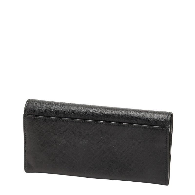 フェラガモ Salvatore Ferragamo ファスナー付き ヴァラリボン 長財布  ブラック【中古】 サルヴァトーレフェラガモ ヴァラリボン 長財布 ブラック レザー