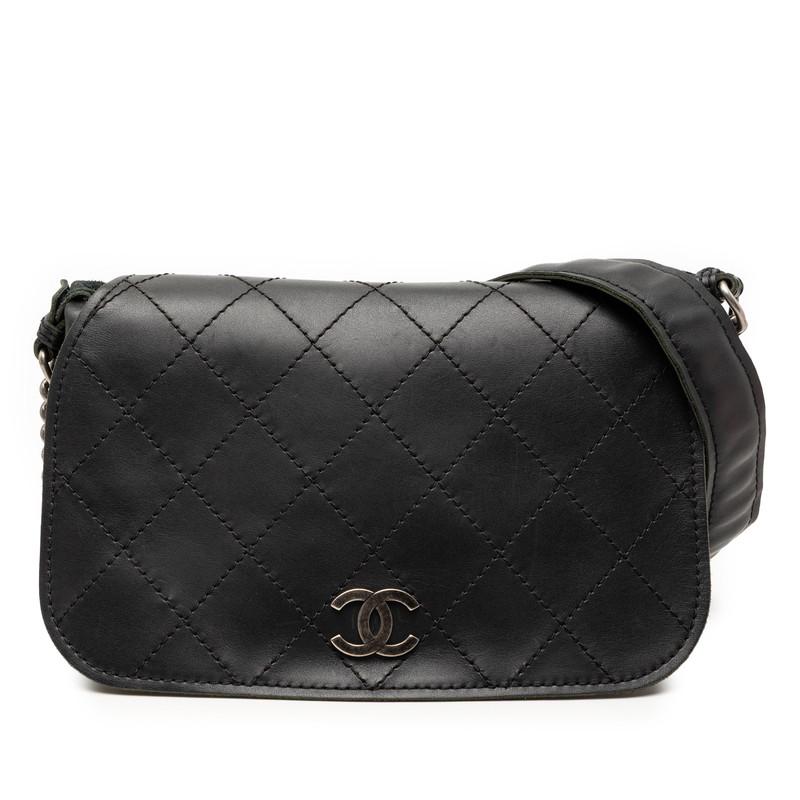 CHANEL（シャネル） ワイルドステッチ ココマーク 斜め掛け チェーン 