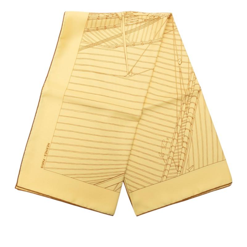【美品】HERMES エルメスカレ90 Vent Portant 追い風スカーフ HERMES（エルメス） カレ90 Vent Portant 追い風 スカーフ イエロー