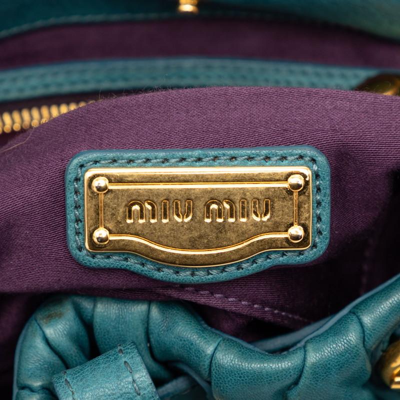 本物 ミュウミュウ MIU MIU マテラッセ 2WAY ショルダーバッグ ハンドバッグ ポシェット レザー グリーン系 Matelasse バッグ 中古 miu miu（ミュウミュウ） マテラッセ スエード チェーンショルダー