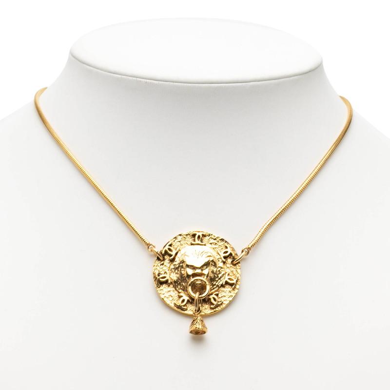 シャネル ライオン モチーフ ココマーク ラウンド ネックレス メッキレディース CHANEL（シャネル） ココマーク ライオンモチーフ ラウンド ペンダント