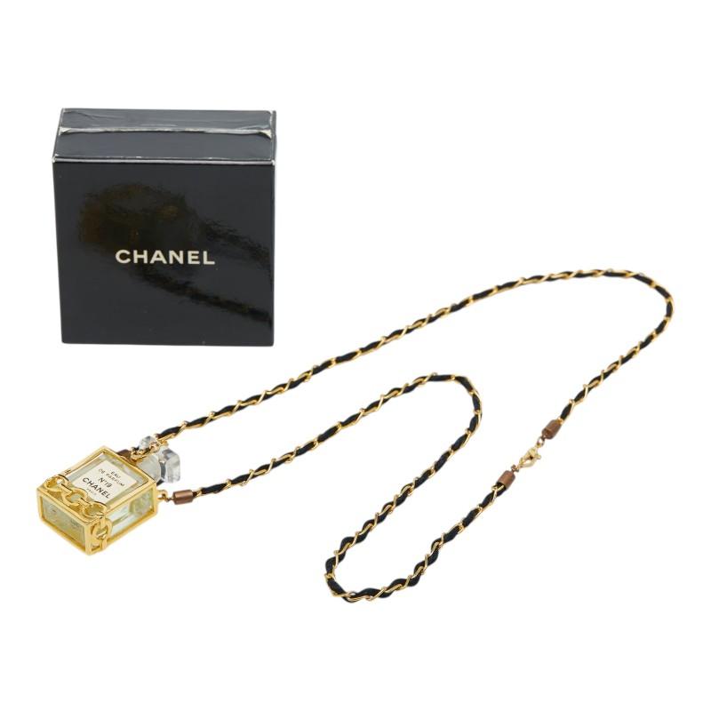 CHANEL（シャネル） No.19 香水 パフューム ボトル チェーン
