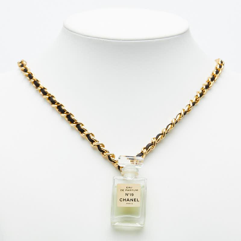CHANEL（シャネル） No.19 香水 パフューム ボトル チェーン 