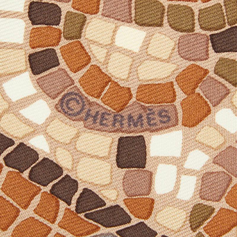 HERMES（エルメス） カレ90 SOUS LE GIDE DE MARS 軍神マルス スカーフ 