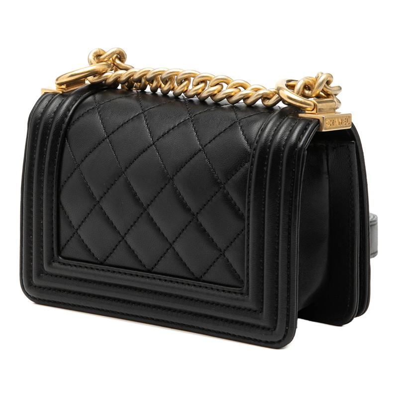 CHANEL（シャネル） ボーイシャネル ココマーク マトラッセ 斜め掛け 