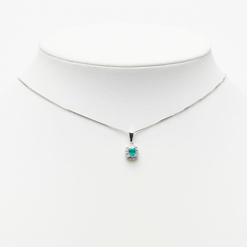 Pt900 プラチナ Pt850 エメラルド0.23ct ダイヤ0.13ct フラワー 