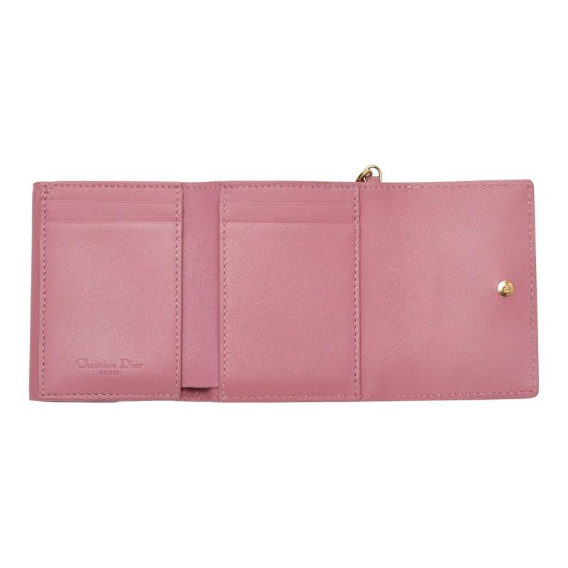 ディオール コンパクトウォレット カナージュステッチ 三つ折り財布 レザー レディース Dior 【1-0265879】 ディオール コンパクトウォレット カナージュステッチ 三つ折り財布