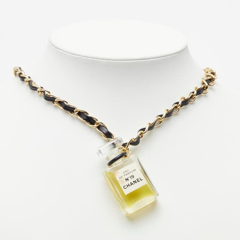 CHANEL（シャネル） NO19 香水瓶 パフュームボトル モチーフ