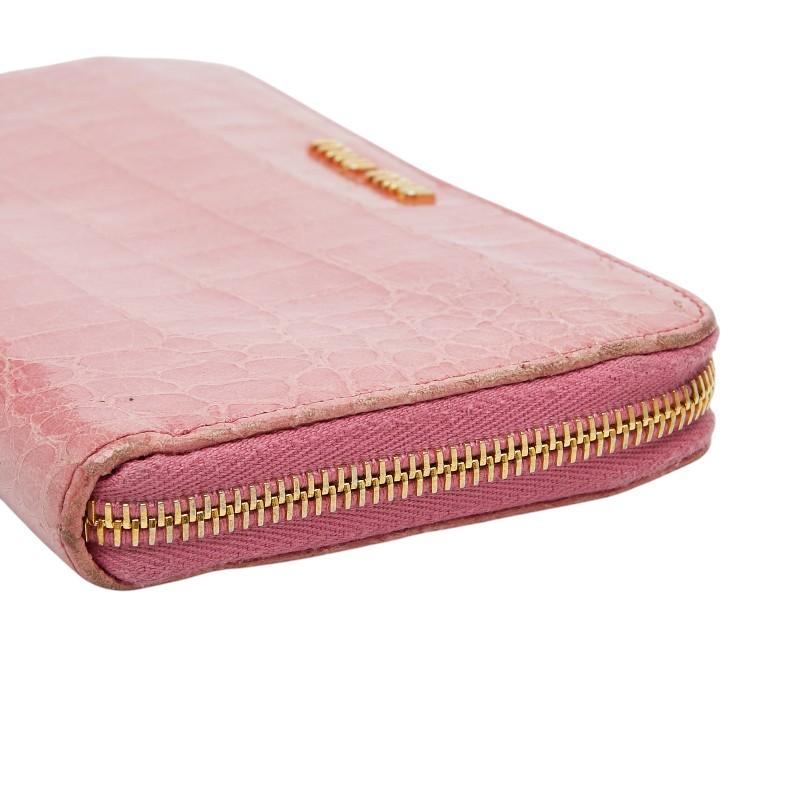 miu miu（ミュウミュウ） クロコ型押し ラウンドファスナー 長財布