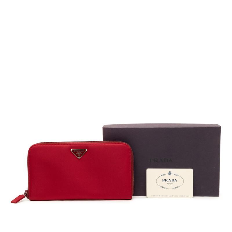 【未使用美品】PRADA ラウンドジップ 長財布 三角ロゴ ナイロン ブラック PRADA（プラダ） 三角ロゴプレート ラウンドファスナー 長財布 M506