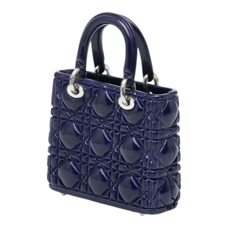 Dior ボディバッグ CDダイヤモンド　ネイビーブルー　美品　レア ボディバッグ Dior CDダイヤモンド ネイビーブルー 美品 レア レア 美