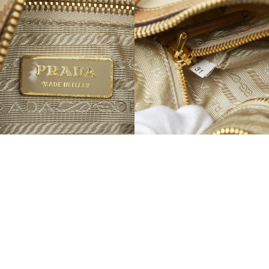 PRADA（プラダ） 三角ロゴプレート 斜め掛け ショルダーバッグ