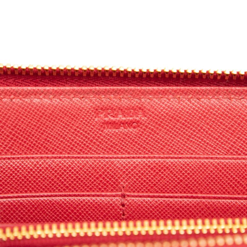PRADA（プラダ） 三角ロゴ ラウンドファスナー 長財布 1M1133 レッド