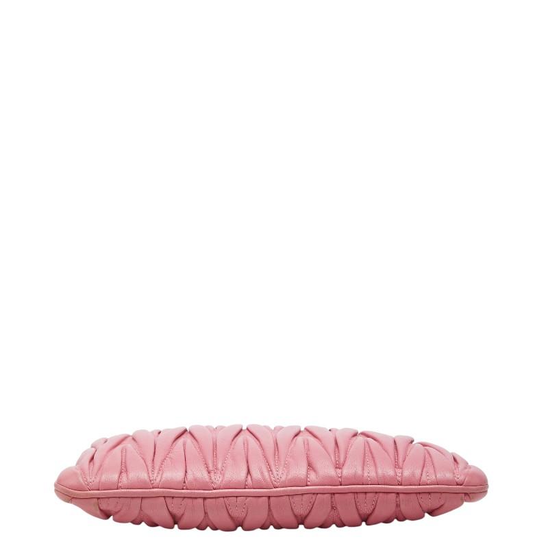 miu miu（ミュウミュウ） マテラッセ ロゴ ギャザー ポーチ クラッチ