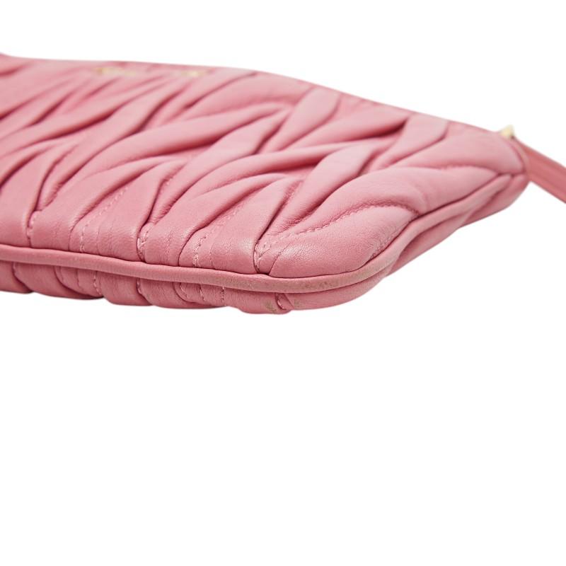 MIUMIU マテラッセ ポーチ リストレット マテラッセ | ミュウミュウ / miu 楽天市場】miu ポーチ　クラッチバッグ　レザー　ピンク パーティバッグ バッグ