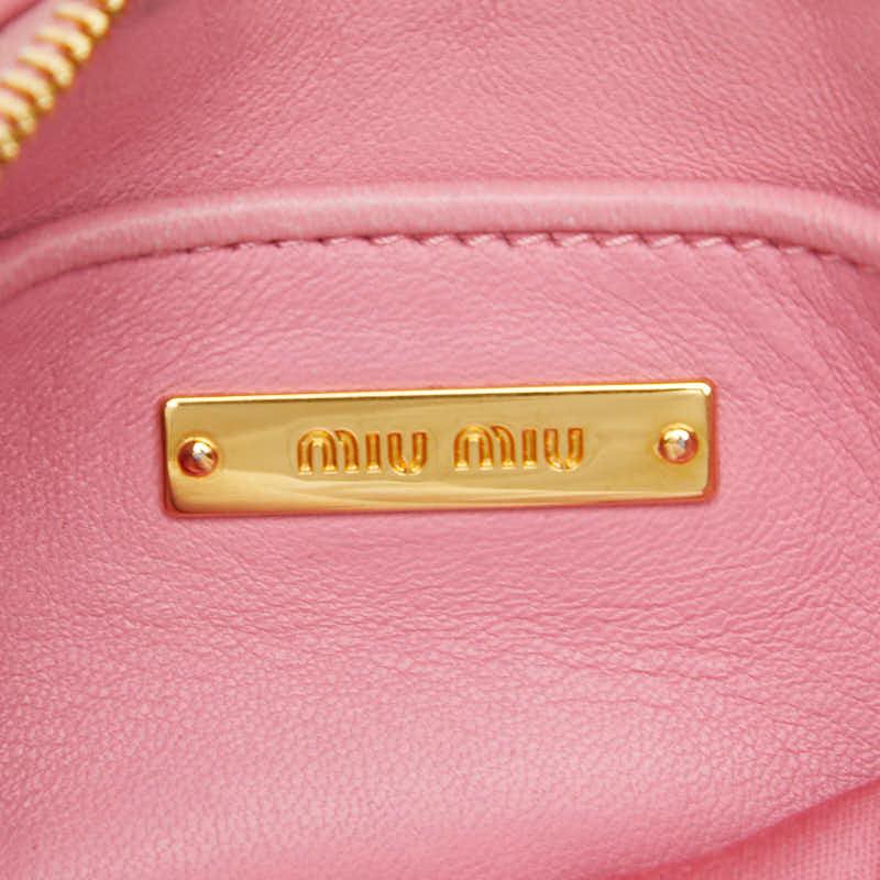 MIUMIU マテラッセ パーティバッグ ポーチ　クラッチバッグ　レザー　ピンク miu miu（ミュウミュウ） マテラッセ ロゴ ギャザー ポーチ クラッチ