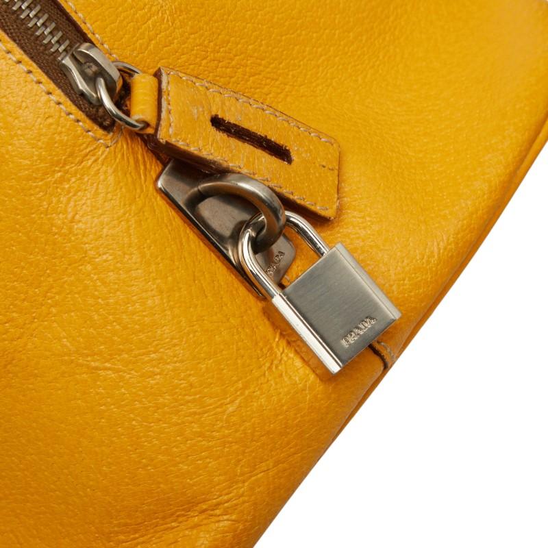 PRADA（プラダ） 三角ロゴプレート ハンドバッグ ボストンバッグ