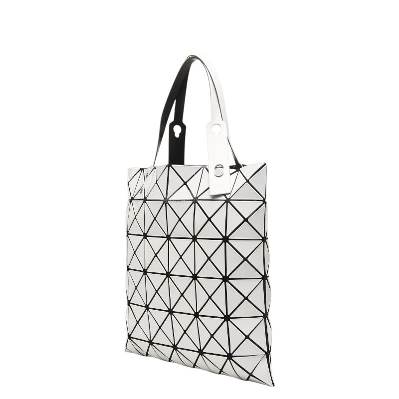 ISSEY MIYAKE（イッセイミヤケ） バオバオ ルーセント トートバッグ