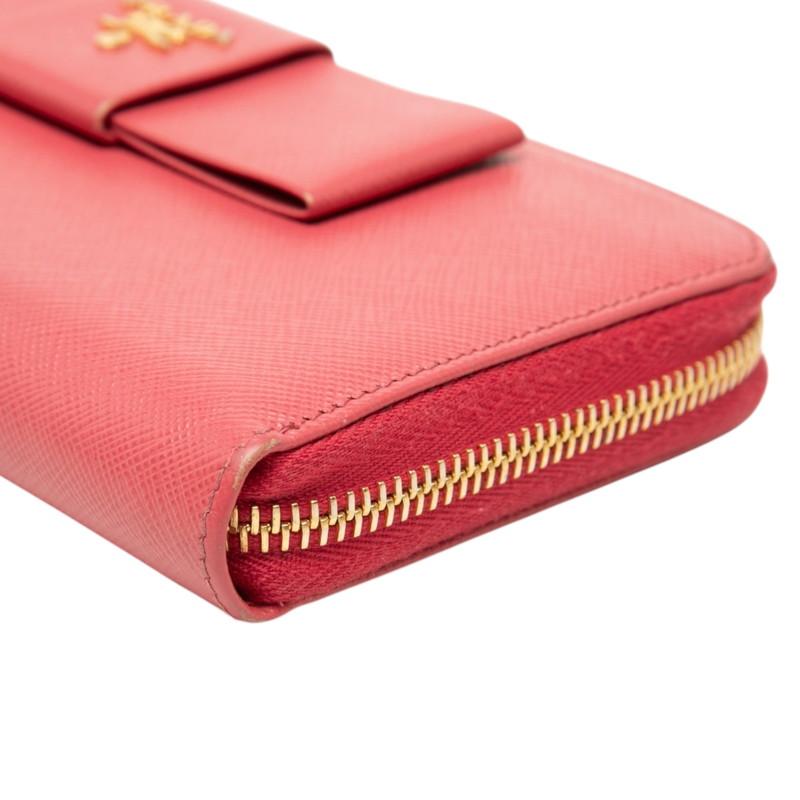 美品　PRADA フィオッコ　サフィアーノ　ラウンドジップ　ピンク　長財布 PRADA（プラダ） フィオッコ ラウンドファスナー 長財布 ピンク