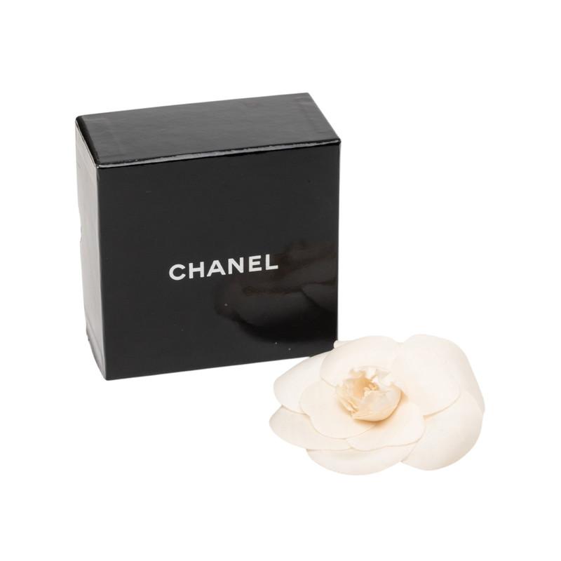CHANEL（シャネル） カメリア ブローチ コサージュ アイボリー