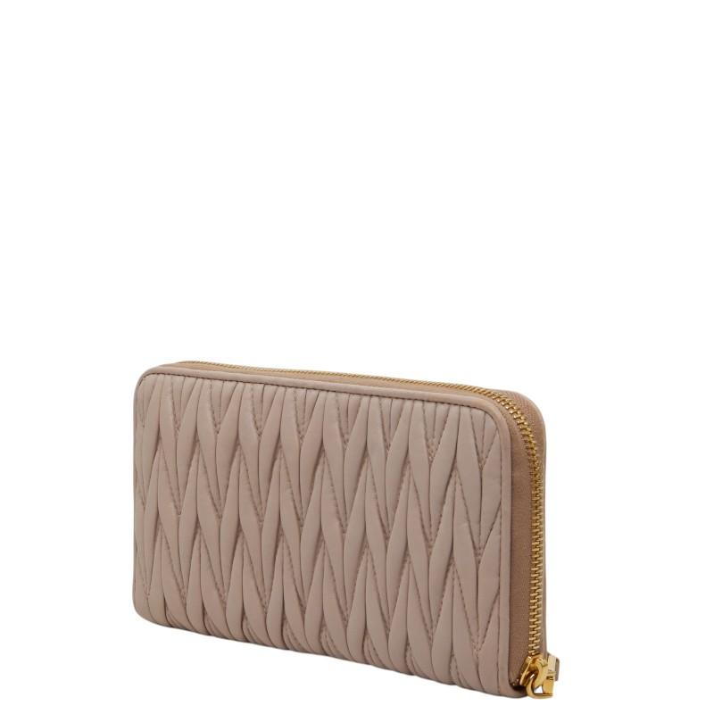 miu miu　長財布　マテラッセ　ラウンドファスナー　ピンク　ミュウミュウ miu miu（ミュウミュウ） マテラッセ ラウンドファスナー 長財布