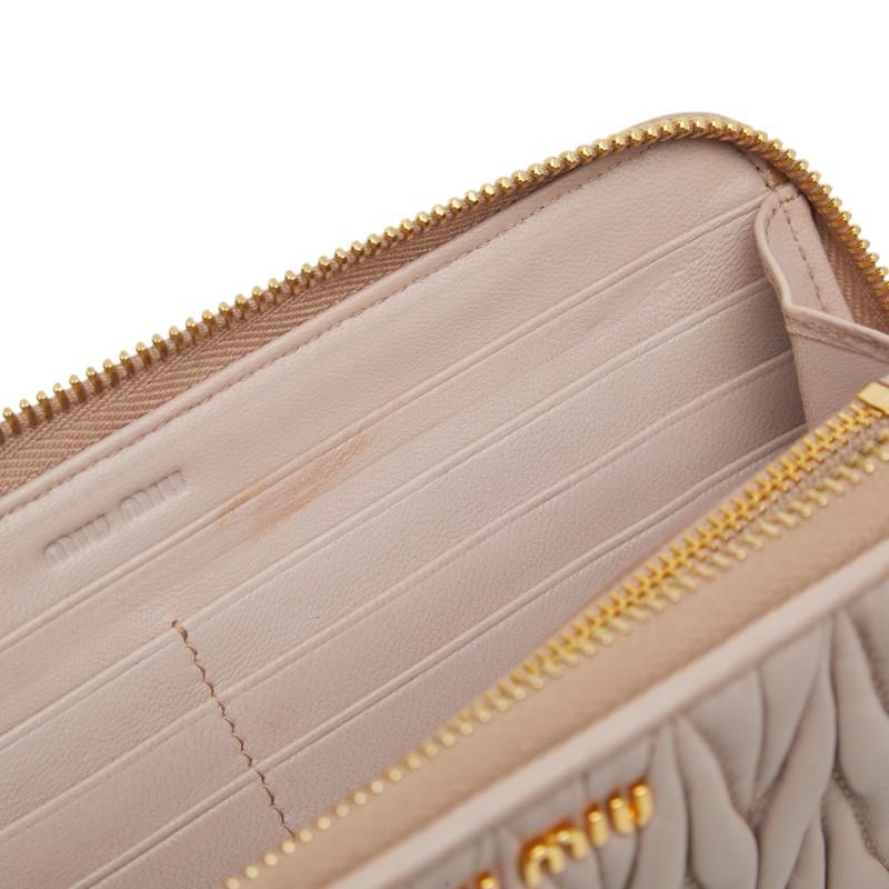 miu miu（ミュウミュウ） マテラッセ ラウンドファスナー 長財布