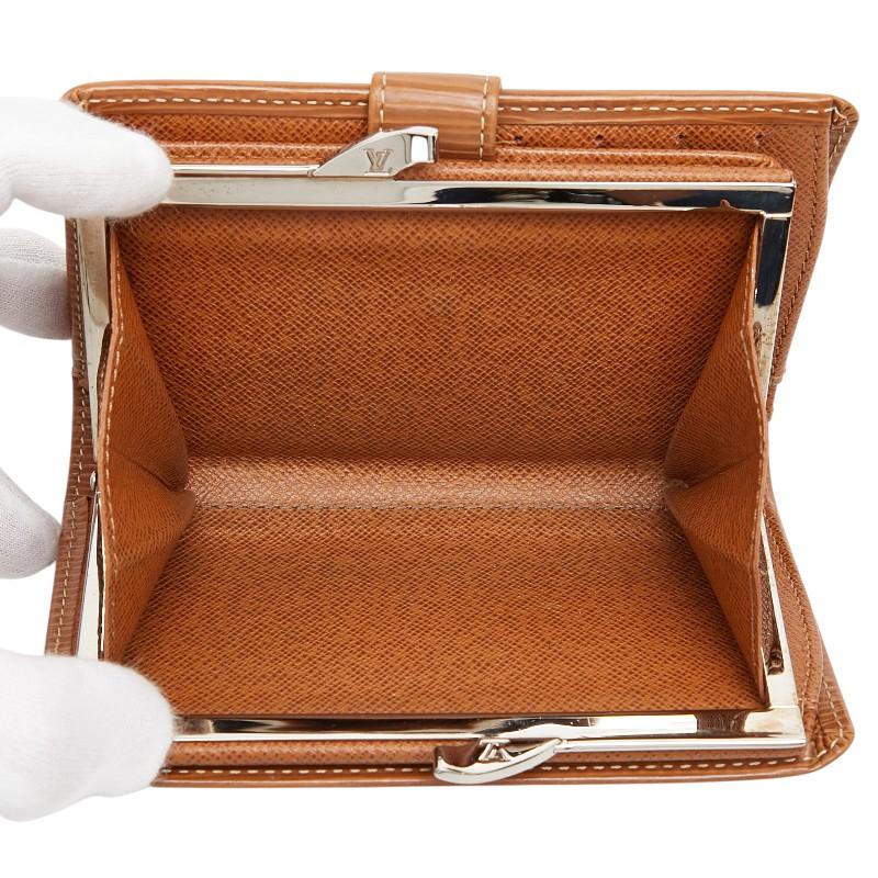 Louis Vuitton エピライン 二つ折り財布 ブラウン LOUIS VUITTON（ルイ・ヴィトン） ルイ ヴィトン エピ ヴィエノワ 二