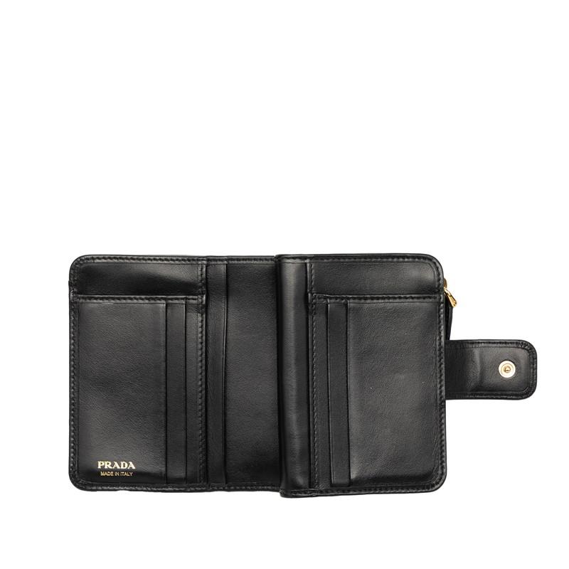 PRADA（プラダ） トライアングルロゴ 二つ折り財布 コンパクト