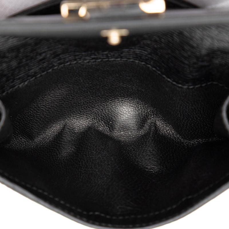 GUCCI（グッチ） Gロゴ 二つ折り財布 ブラック レザー レディース