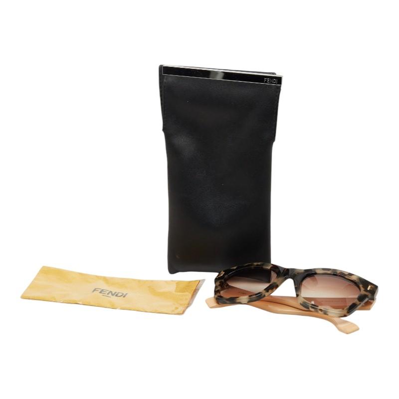 FENDI（フェンディ） キャットアイ グラデーション サングラス FF0025S