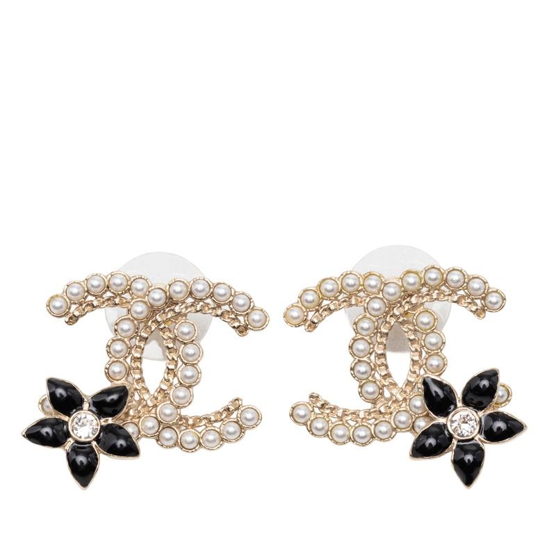 CHANEL パールスタッドピアス CHANEL（シャネル） ココマーク フラワー スタッドピアス A22K