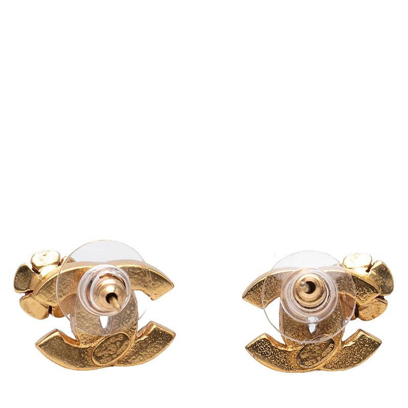 CHANEL シャネル ピアス カメリア フラワーモチーフ ゴールド 03P CHANEL（シャネル） ココマーク カメリア スタッドピアス 03P ゴールド