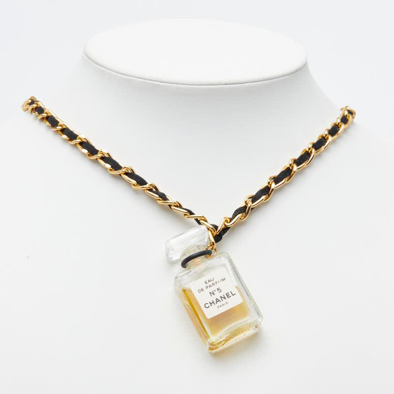新品未使用 CHANEL N°5 オードゥパルファム チェーン付き 限定品 黒 CHANEL（シャネル） オードゥパルファム No.5 パフュームボトル