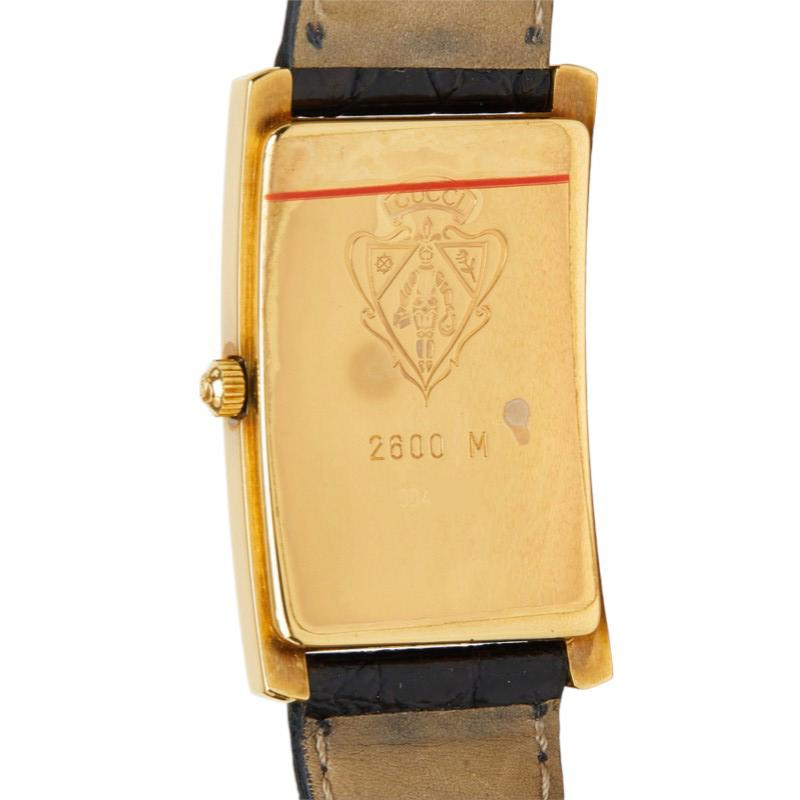 GUCCI（グッチ） 腕時計 2600M クオーツ シルバー文字盤 メッキ レザー