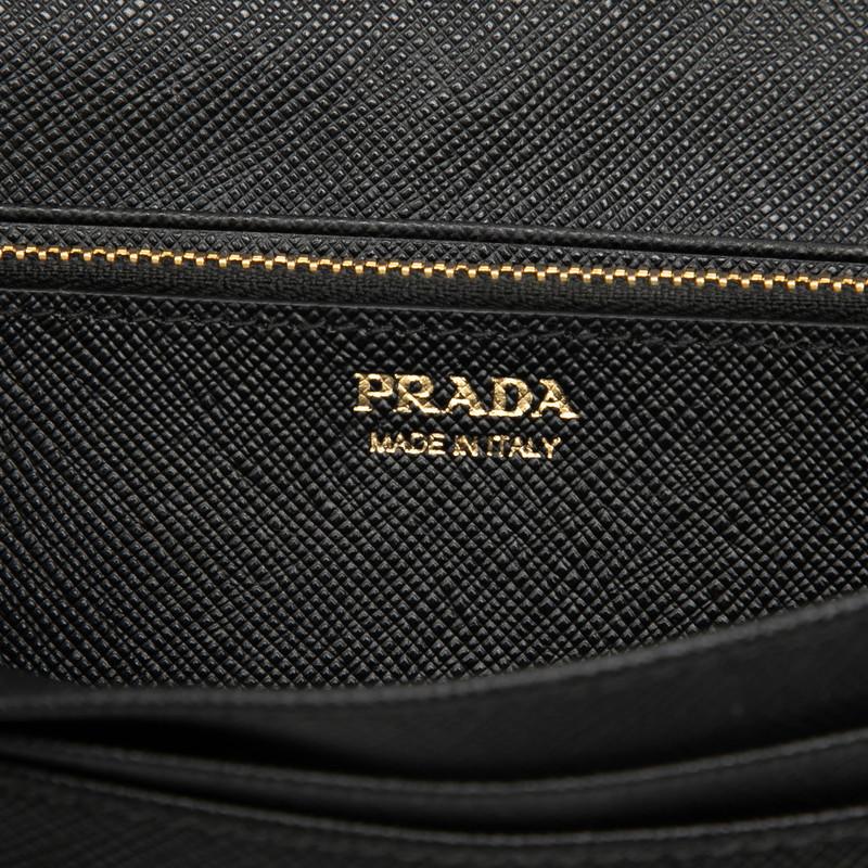 PRADA（プラダ） 三角ロゴプレート 二つ折り 長財布 1MH132 ブラック