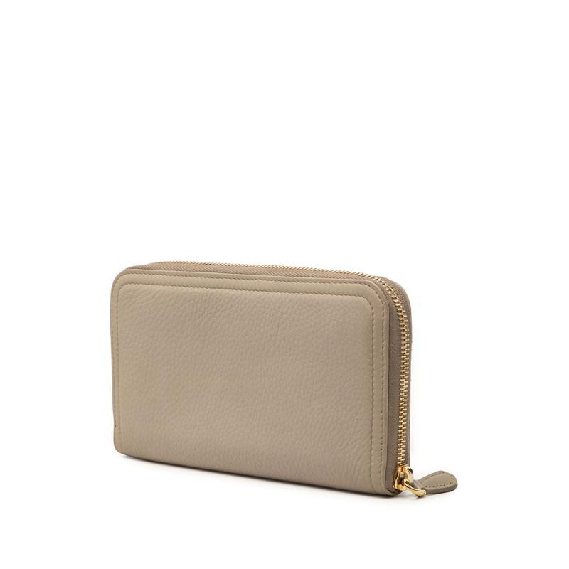美品　PRADA 折り財布　メタルロゴ　グレージュ　レディース PRADA（プラダ） ロゴ ラウンドファスナー 長財布 グレージュ レザー