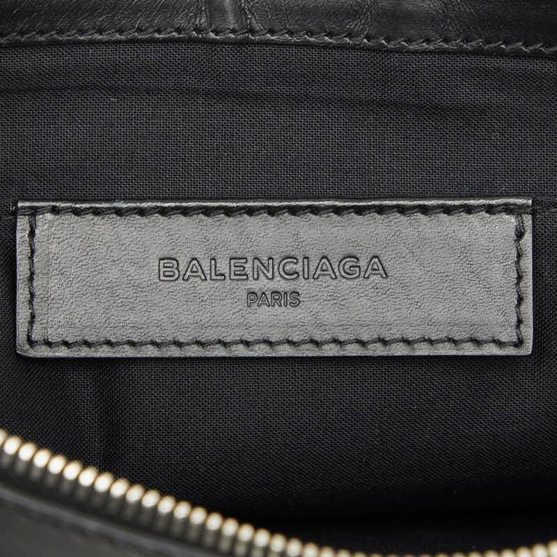 BALENCIAGA（バレンシアガ） ネイビークリップ クラッチバッグ