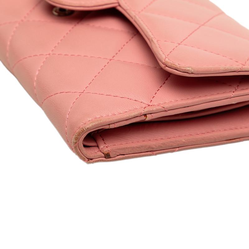 CHANEL（シャネル） ココマーク マトラッセ 三つ折り 長財布 A31506