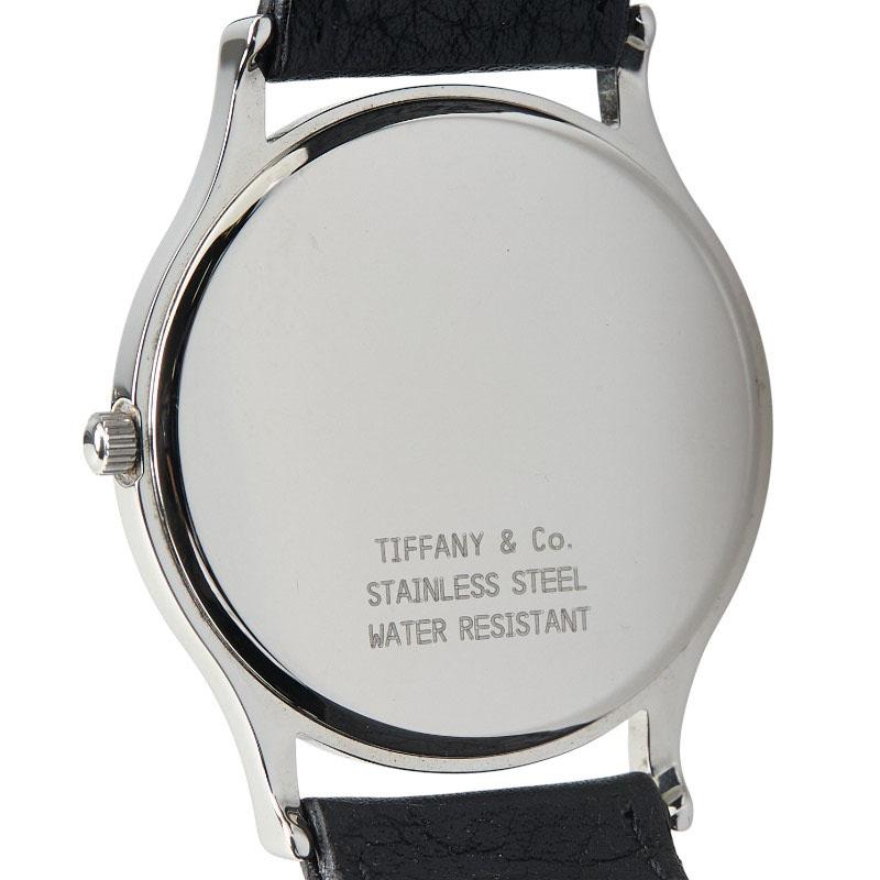 新同品 ティファニー TIFFANY&CO クラシック デイト 腕時計 F842 ティファニー」から日本限定のスクエア型ウォッチが登場 100点限定