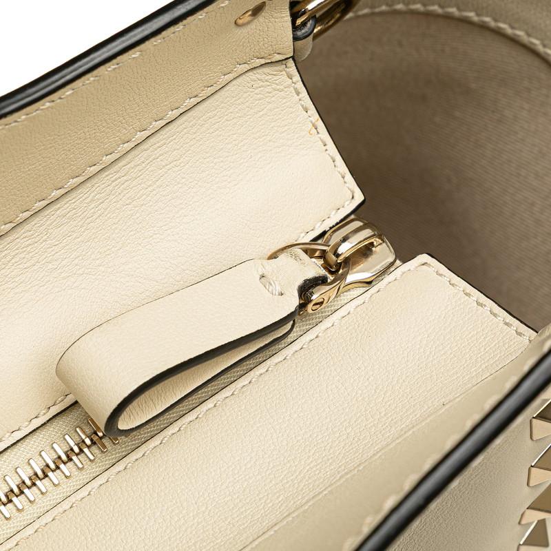 VALENTINO（ヴァレンティノ） ロックスタッズ ショルダーバッグ