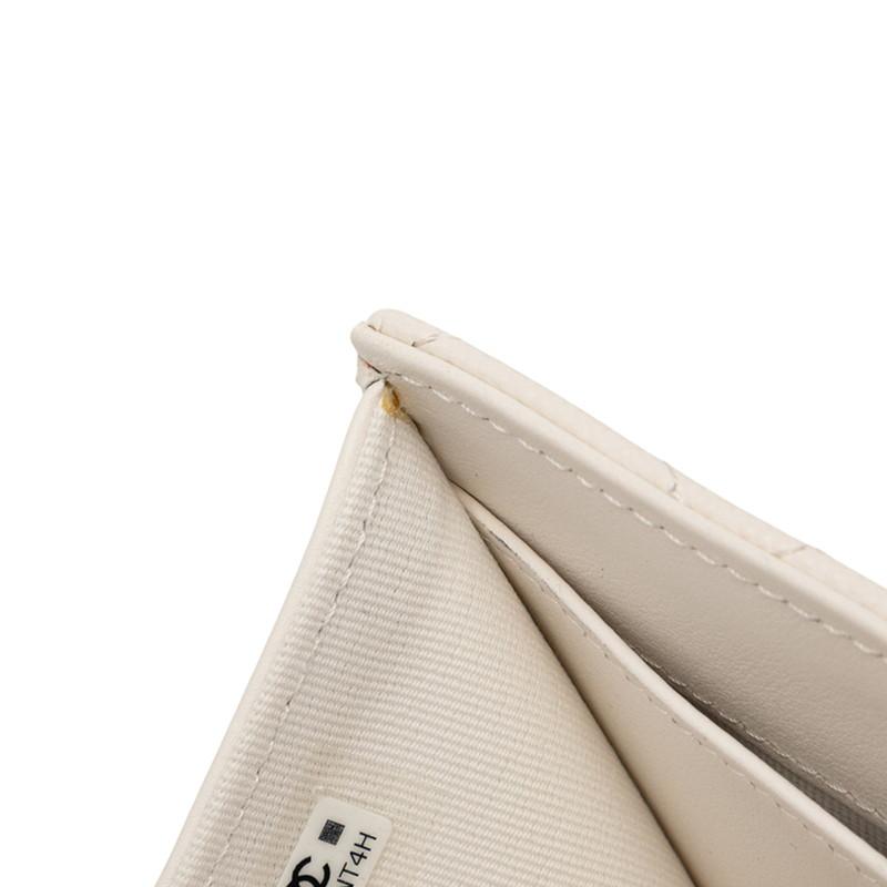 新品 シャネル ココマーク ラインストーン マトラッセ 三つ折り財布 CHANEL（シャネル） マトラッセ ココマーク ラインストーン 三つ折り