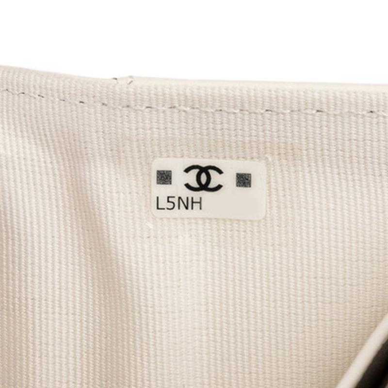 CHANEL（シャネル） マトラッセ ココマーク ラインストーン 三つ折り