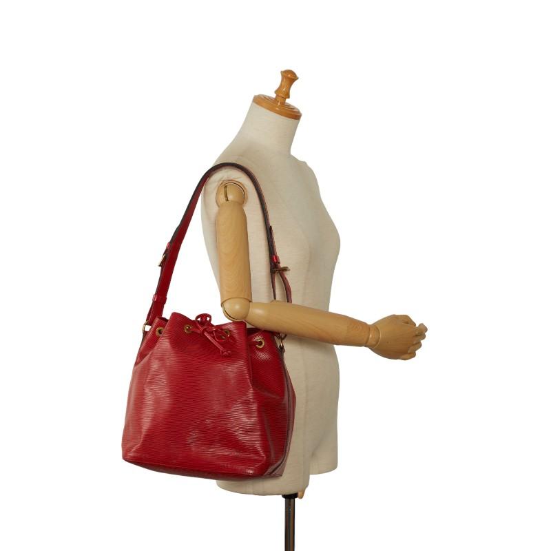 LOUIS VUITTON ルイ ヴィトン エピ プチノエ ショルダーバッグ LOUIS VUITTON ルイ ヴィトン エピ プチノエ ショルダーバッグ