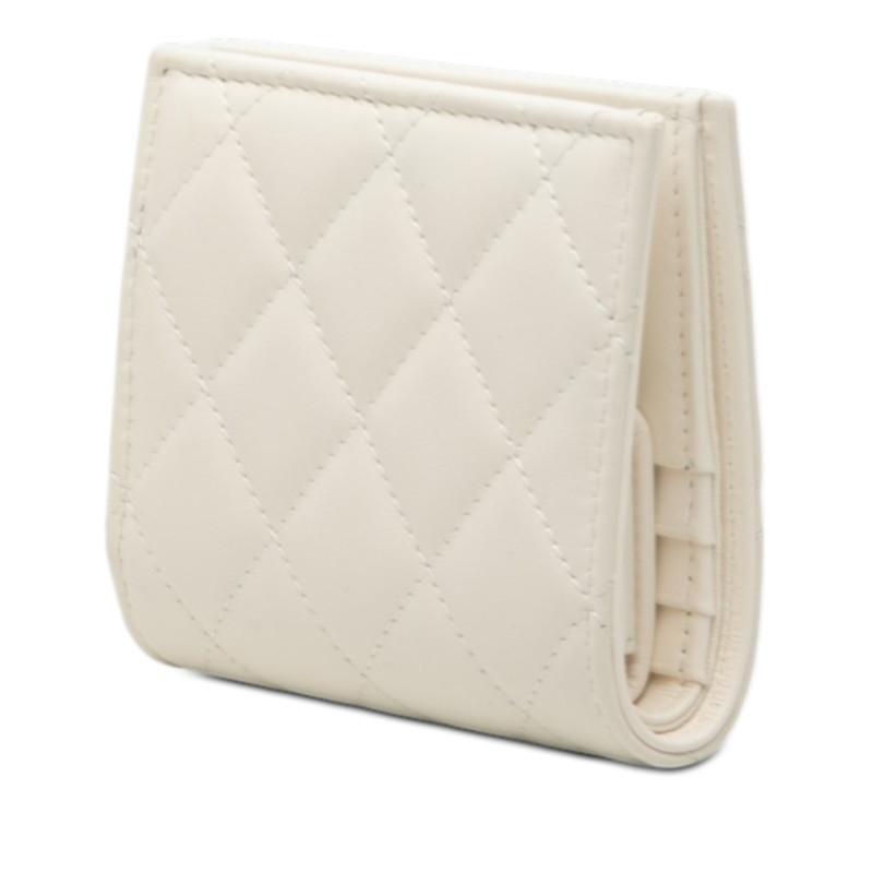 CHANEL（シャネル） ココマーク マトラッセ ラインストーン 二つ折り