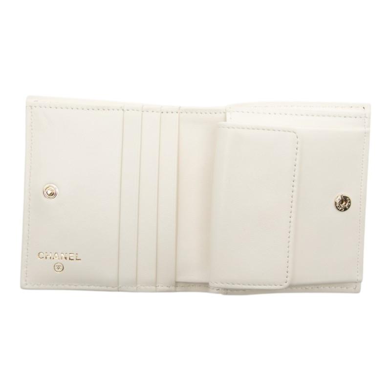 CHANEL（シャネル） ココマーク マトラッセ ラインストーン 二つ折り