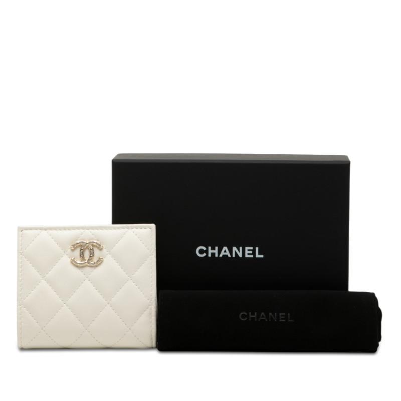CHANEL（シャネル） ココマーク マトラッセ ラインストーン 二つ折り