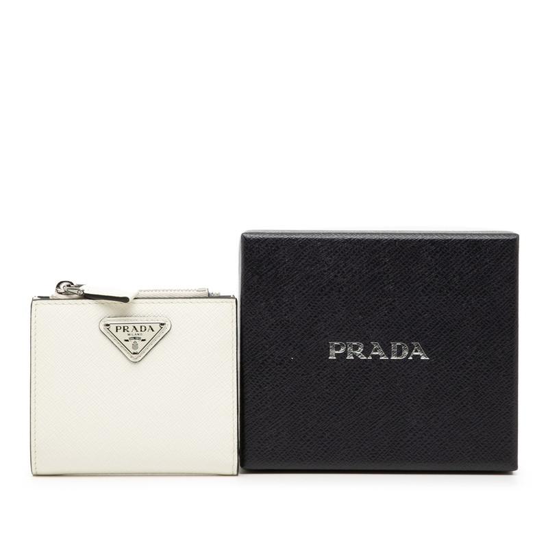 PRADA（プラダ） トライアングルロゴ 二つ折り財布 コンパクト